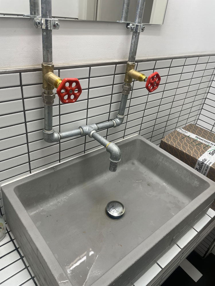 Installazione completa del lavabo